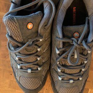 MERRELL Like New Hiking Boots